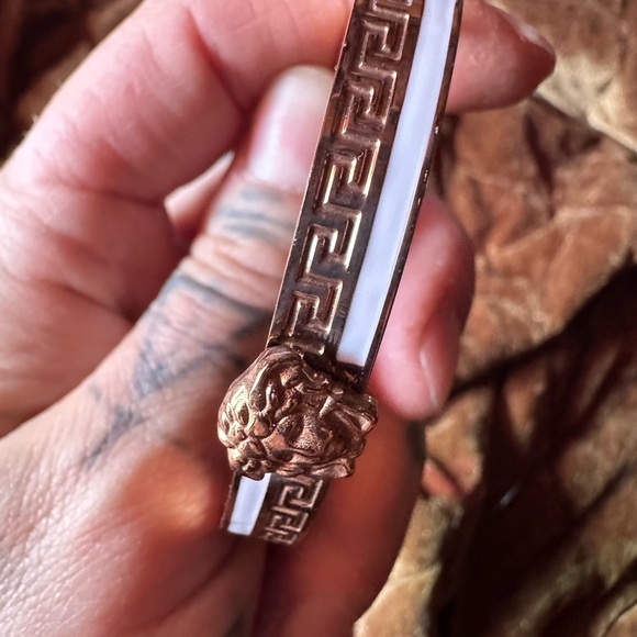 Luxury Medusa Rose Gold and White Women's Bracelet - Picture 3 of 6
